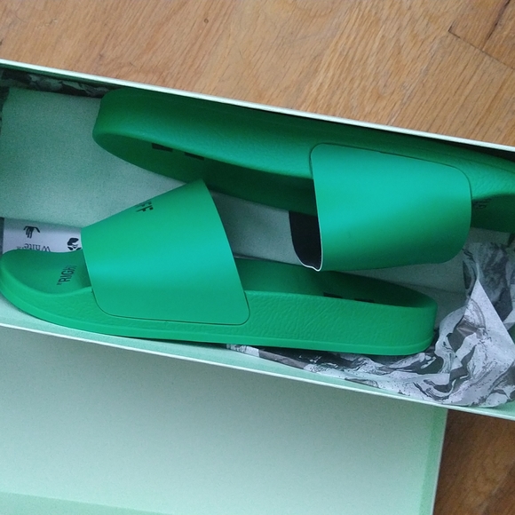 *SOLD* Off-White Printed Rubber Pool Slide Green Size 37 - Picture 3 of 7